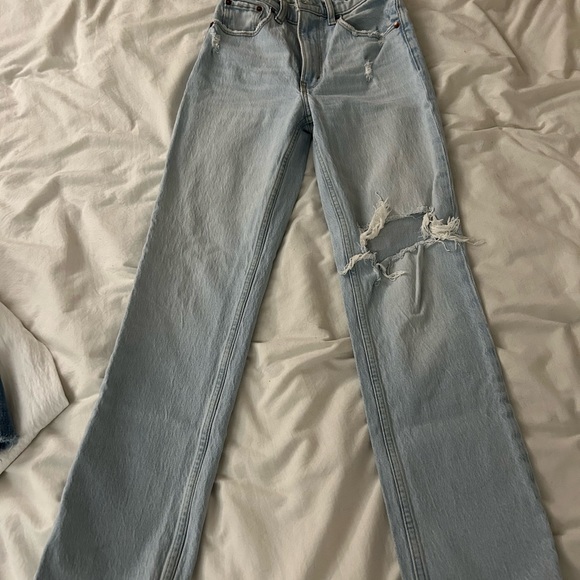 Abercrombie Ultra High Rise 90’s Jeans - Picture 3 of 4